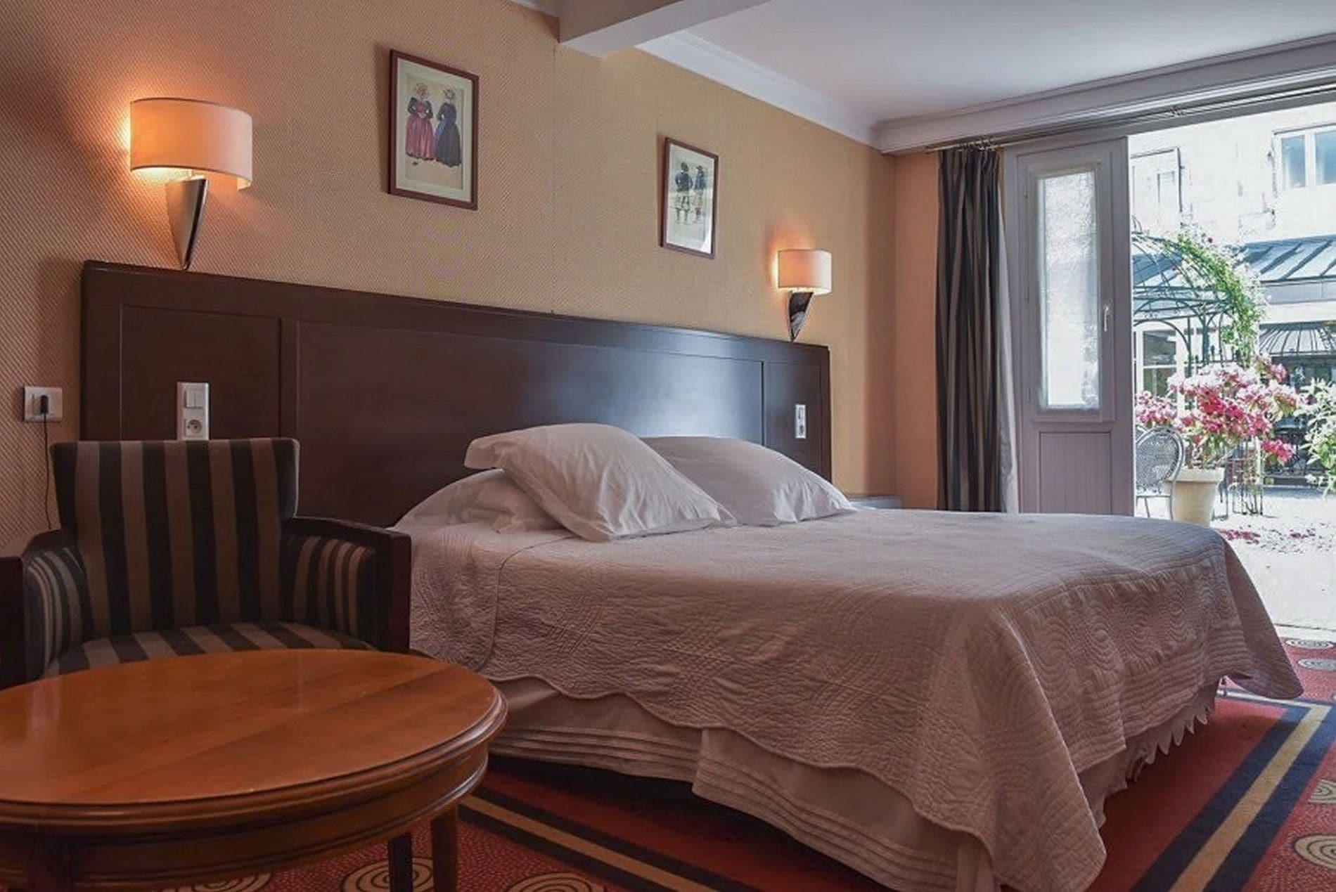 Gradlon Hotel Quimper Buitenkant foto
