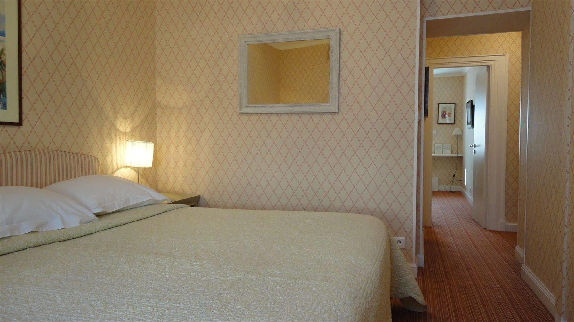 Gradlon Hotel Quimper Buitenkant foto